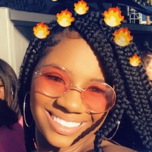 Meet your Posher, Mikelle